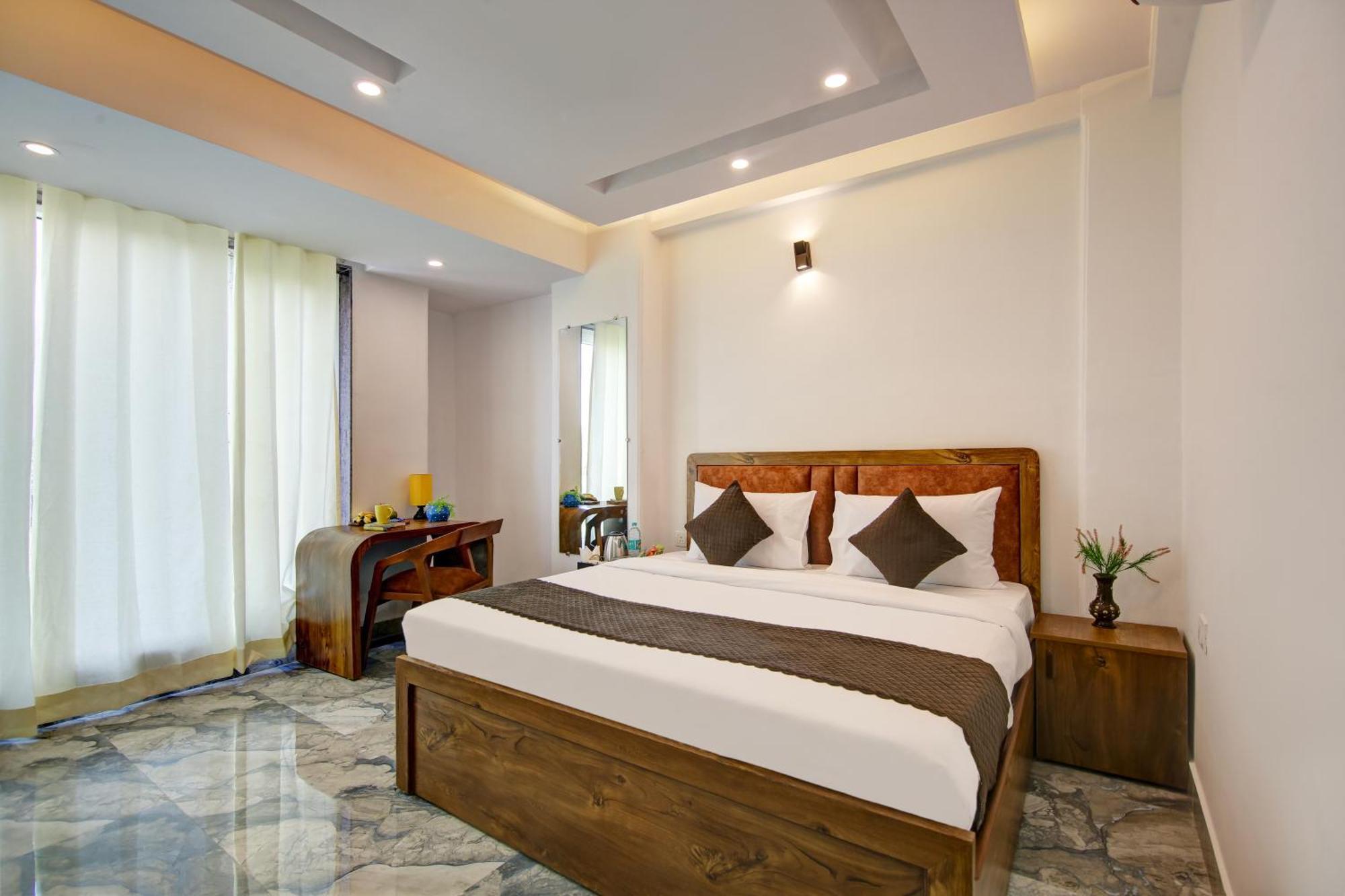 Hotel The Emporio Grand Near Vaishali Metro Station Ghaziabad Esterno foto