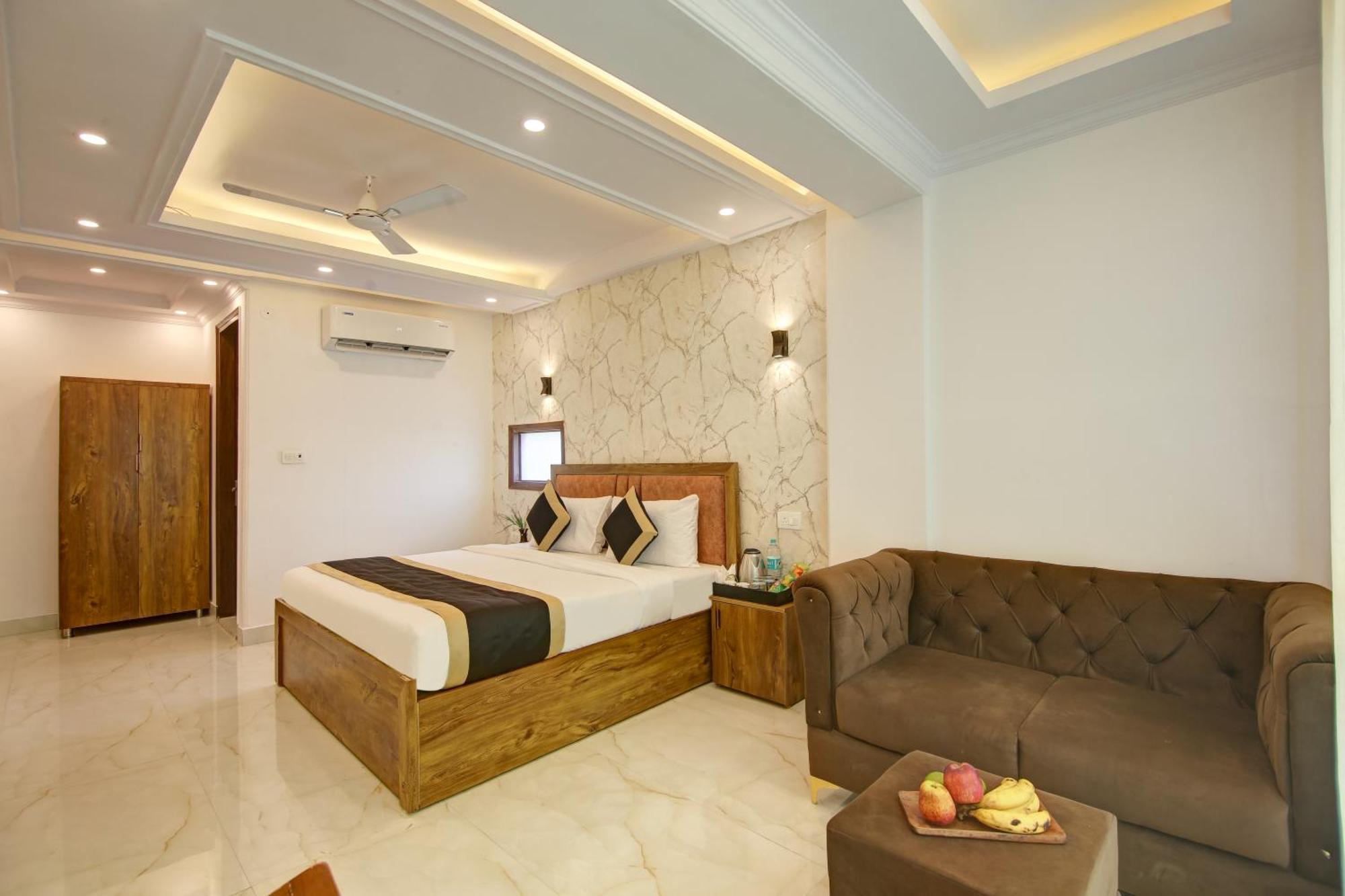 Hotel The Emporio Grand Near Vaishali Metro Station Ghaziabad Esterno foto