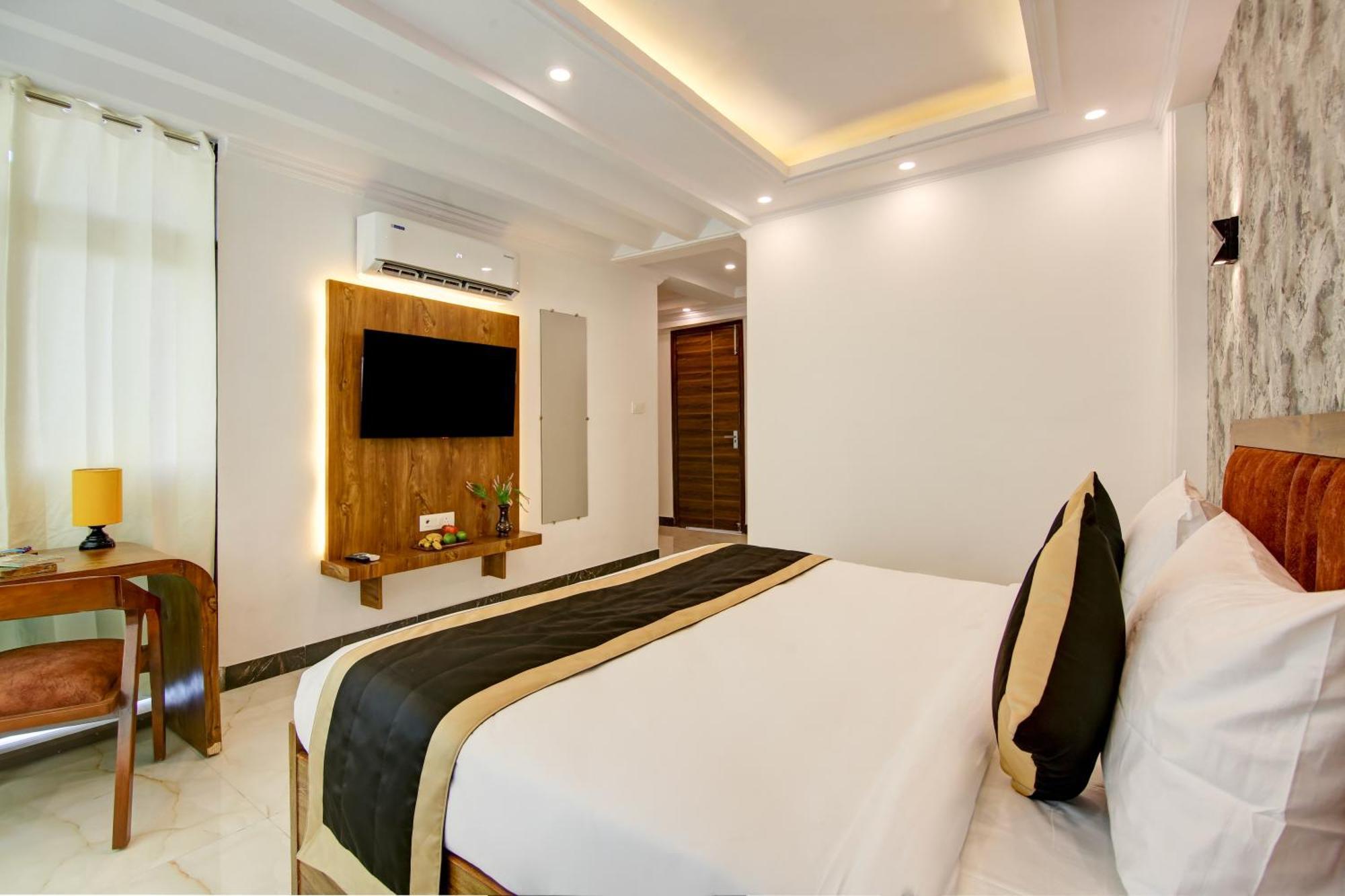 Hotel The Emporio Grand Near Vaishali Metro Station Ghaziabad Esterno foto