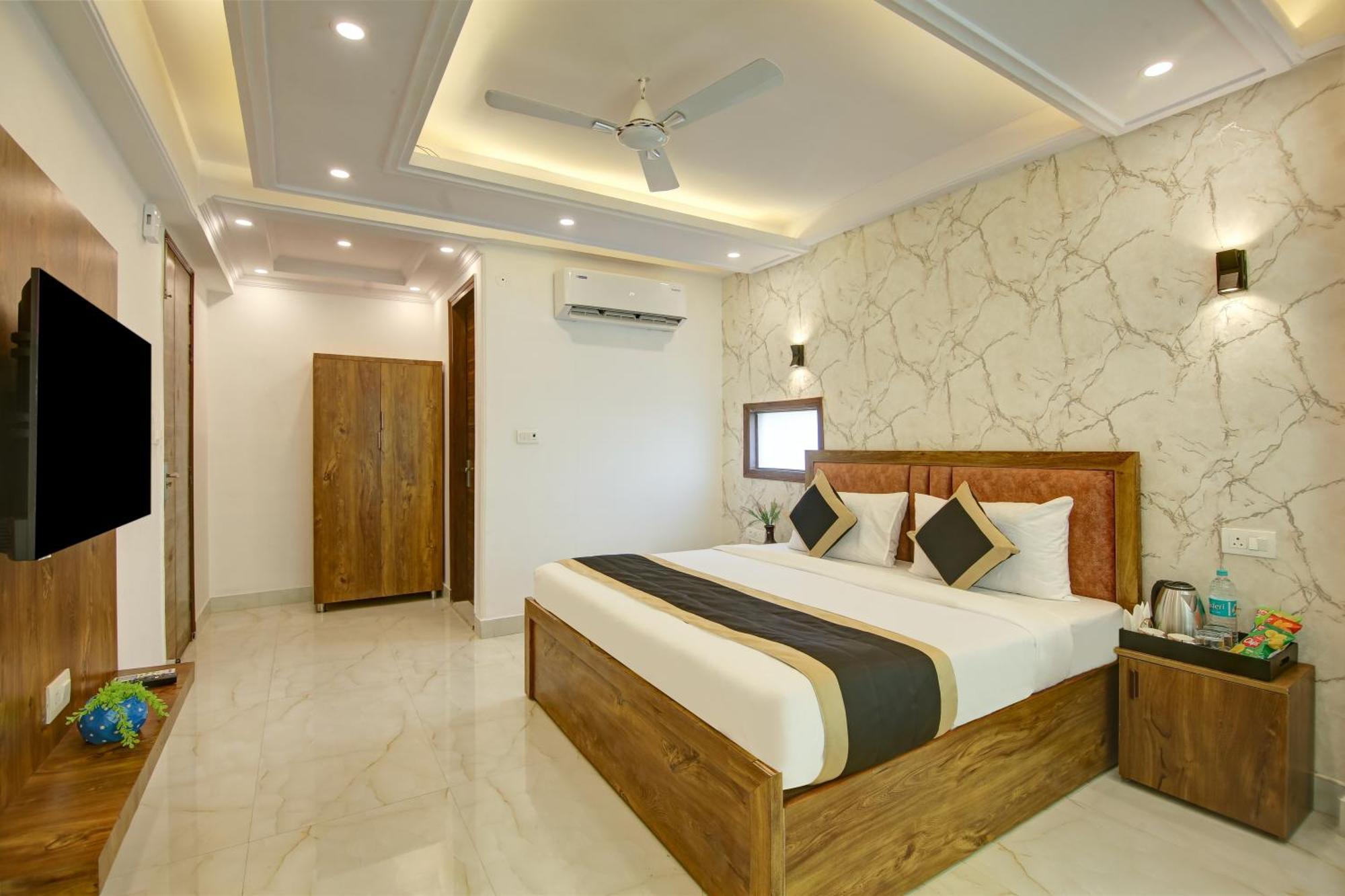 Hotel The Emporio Grand Near Vaishali Metro Station Ghaziabad Esterno foto