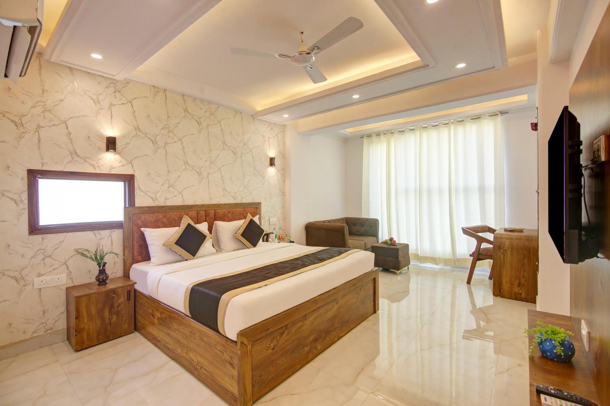 Hotel The Emporio Grand Near Vaishali Metro Station Ghaziabad Esterno foto