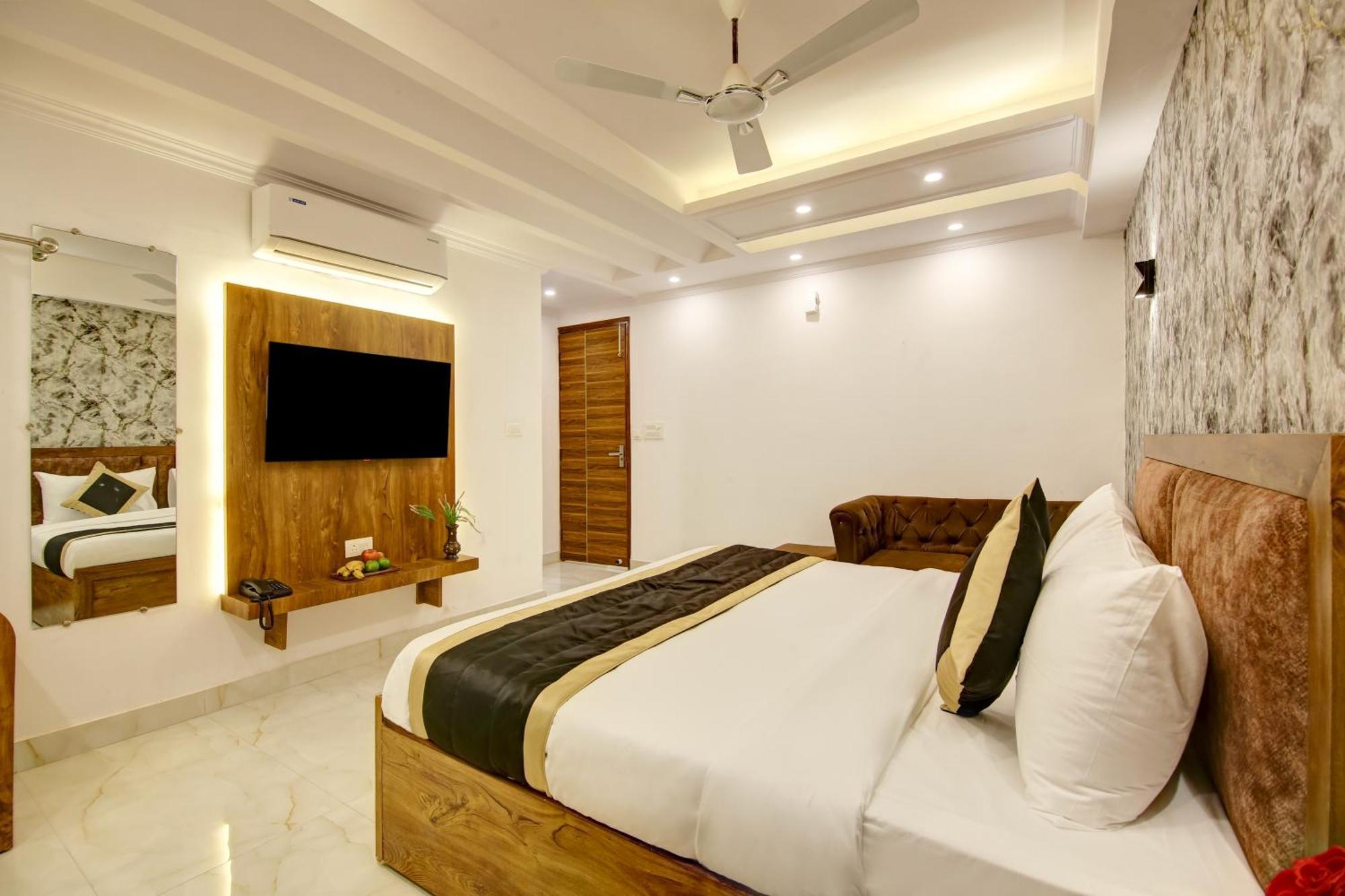 Hotel The Emporio Grand Near Vaishali Metro Station Ghaziabad Esterno foto