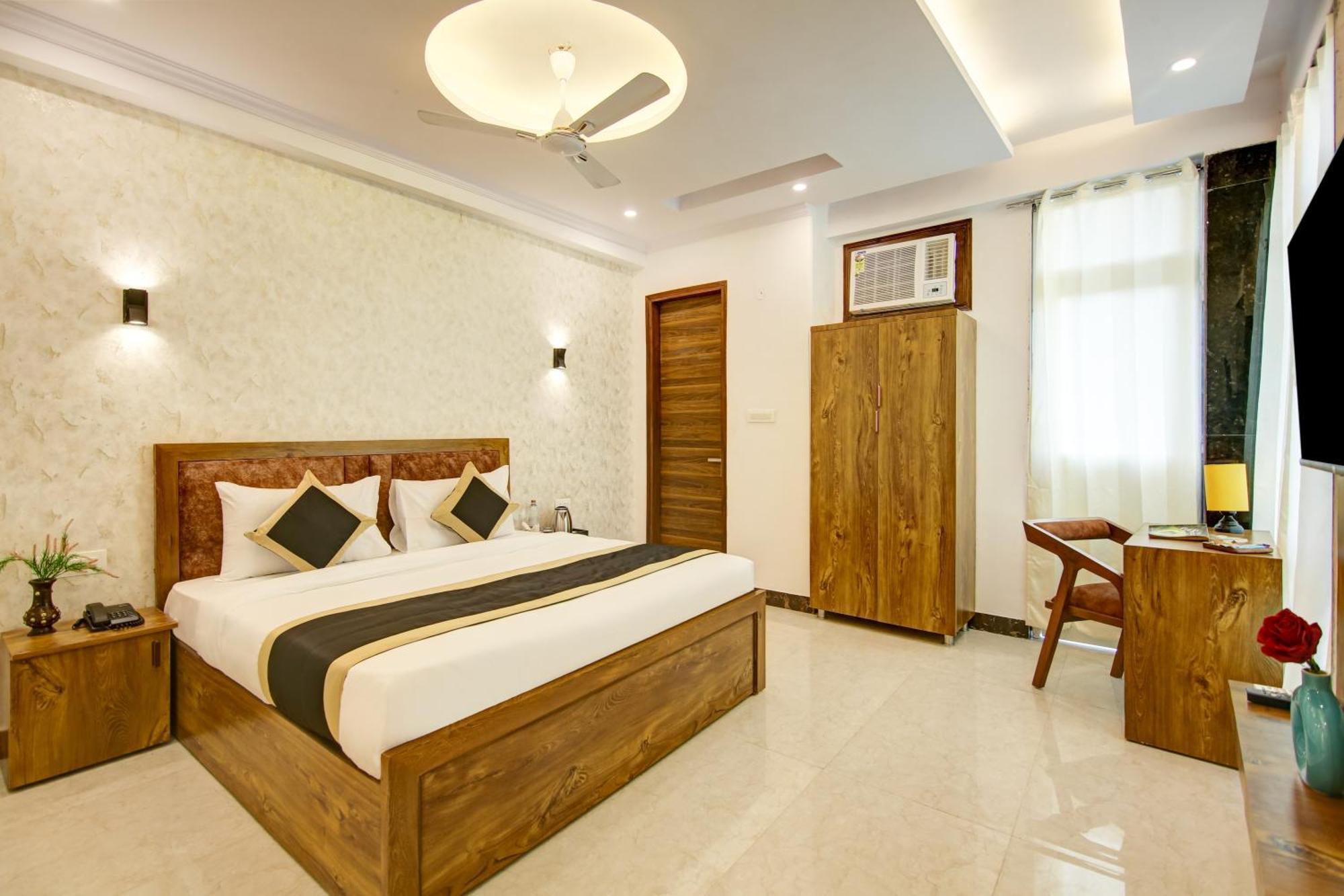 Hotel The Emporio Grand Near Vaishali Metro Station Ghaziabad Esterno foto