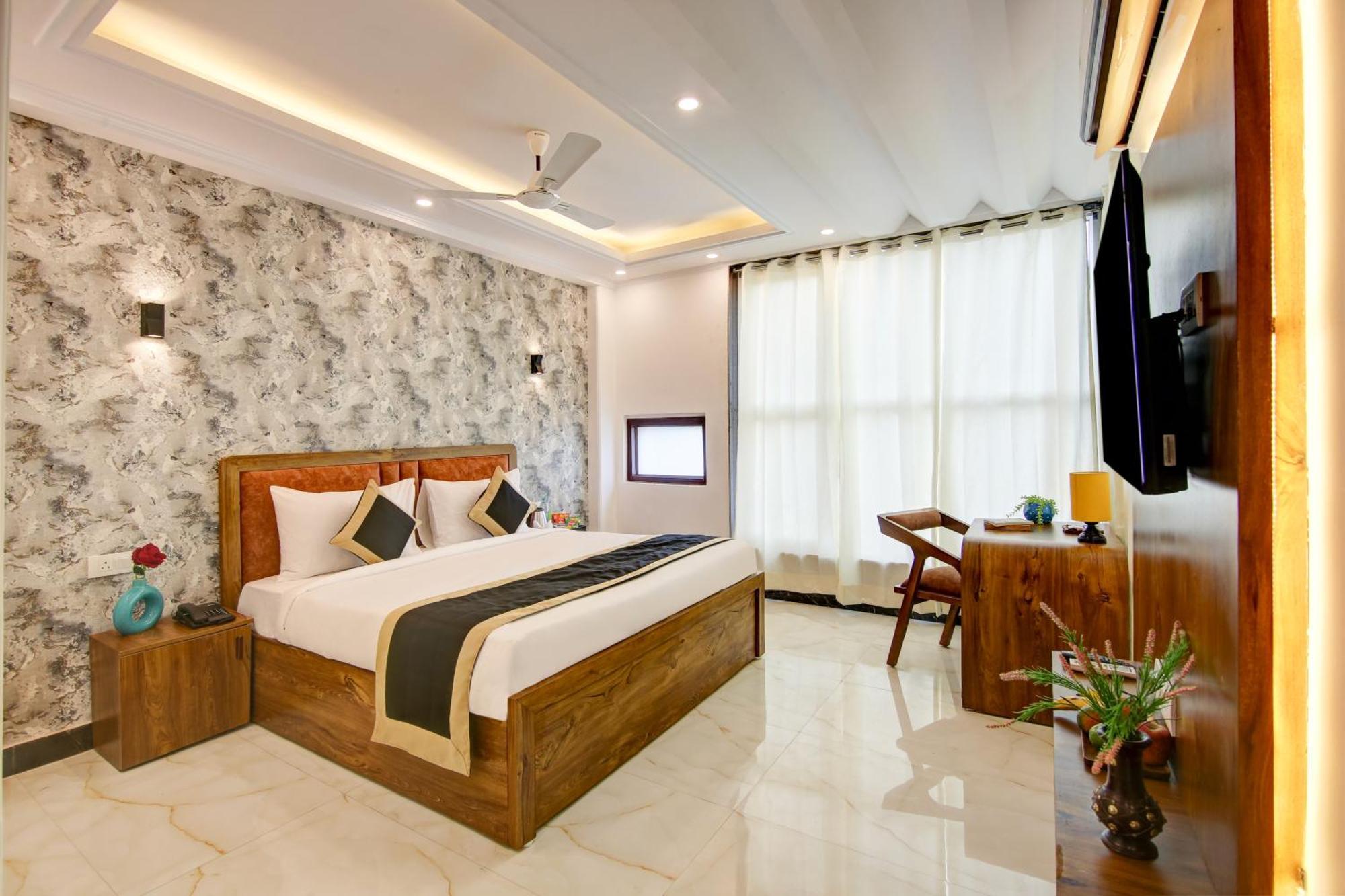 Hotel The Emporio Grand Near Vaishali Metro Station Ghaziabad Esterno foto