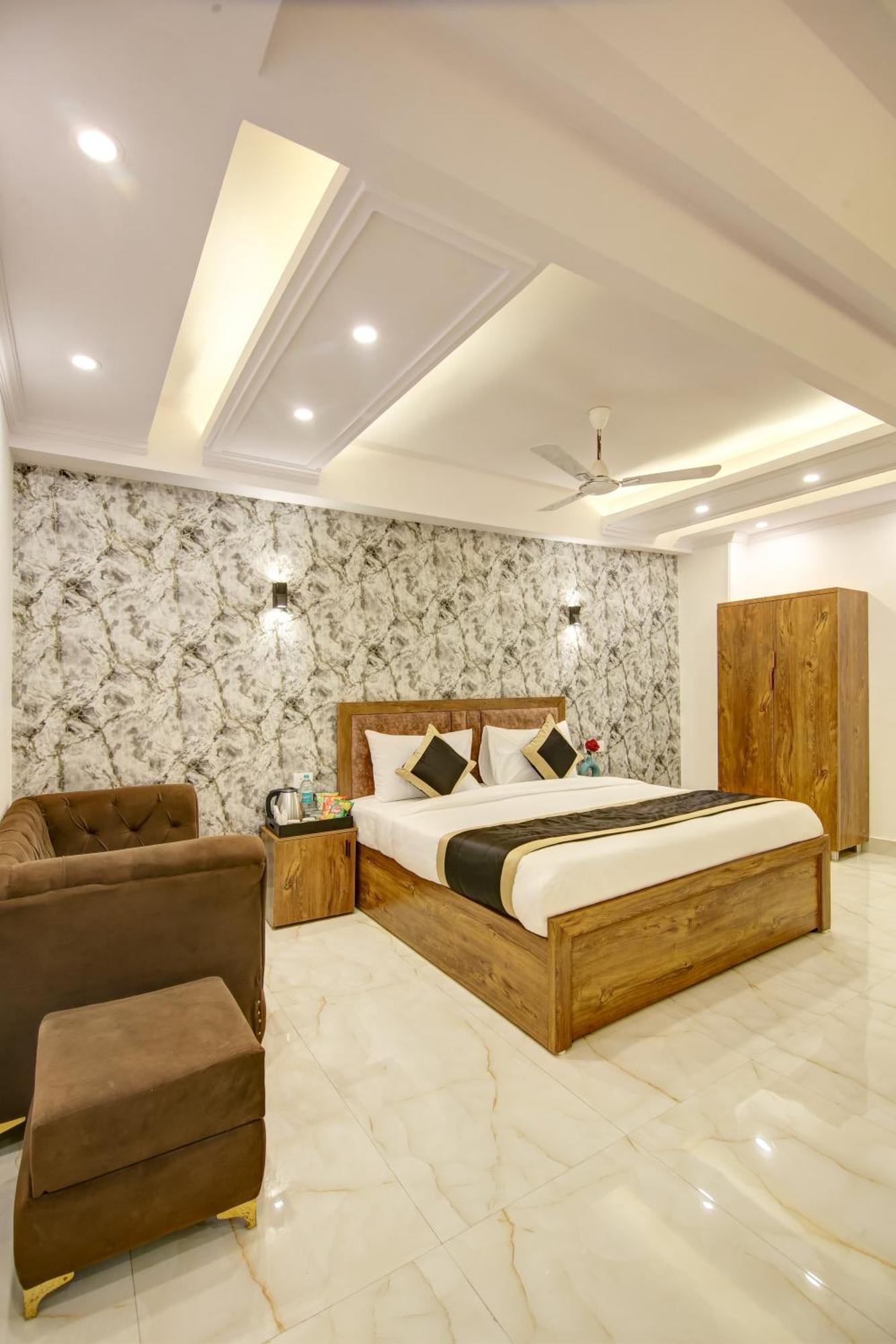 Hotel The Emporio Grand Near Vaishali Metro Station Ghaziabad Esterno foto