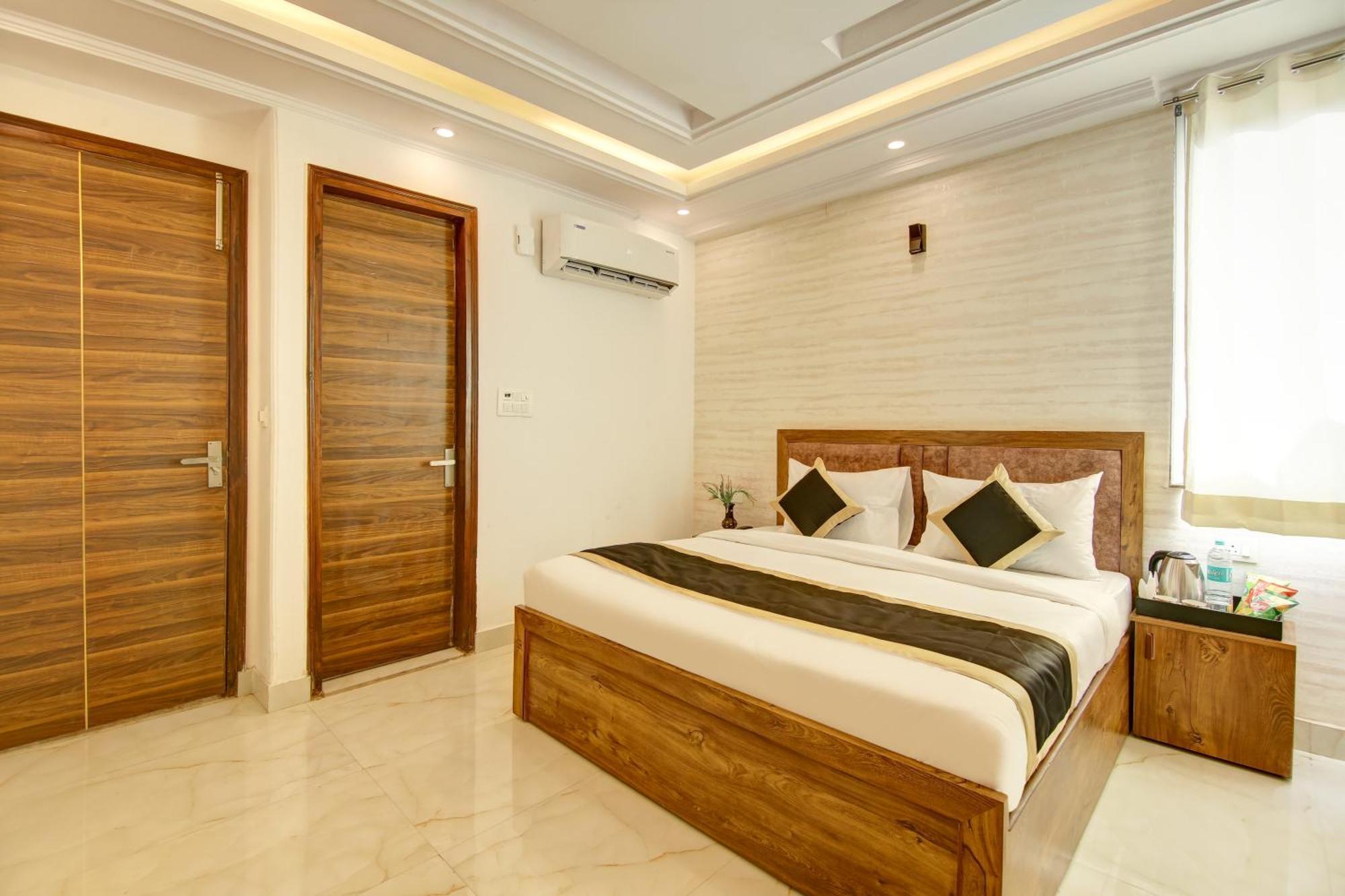 Hotel The Emporio Grand Near Vaishali Metro Station Ghaziabad Esterno foto