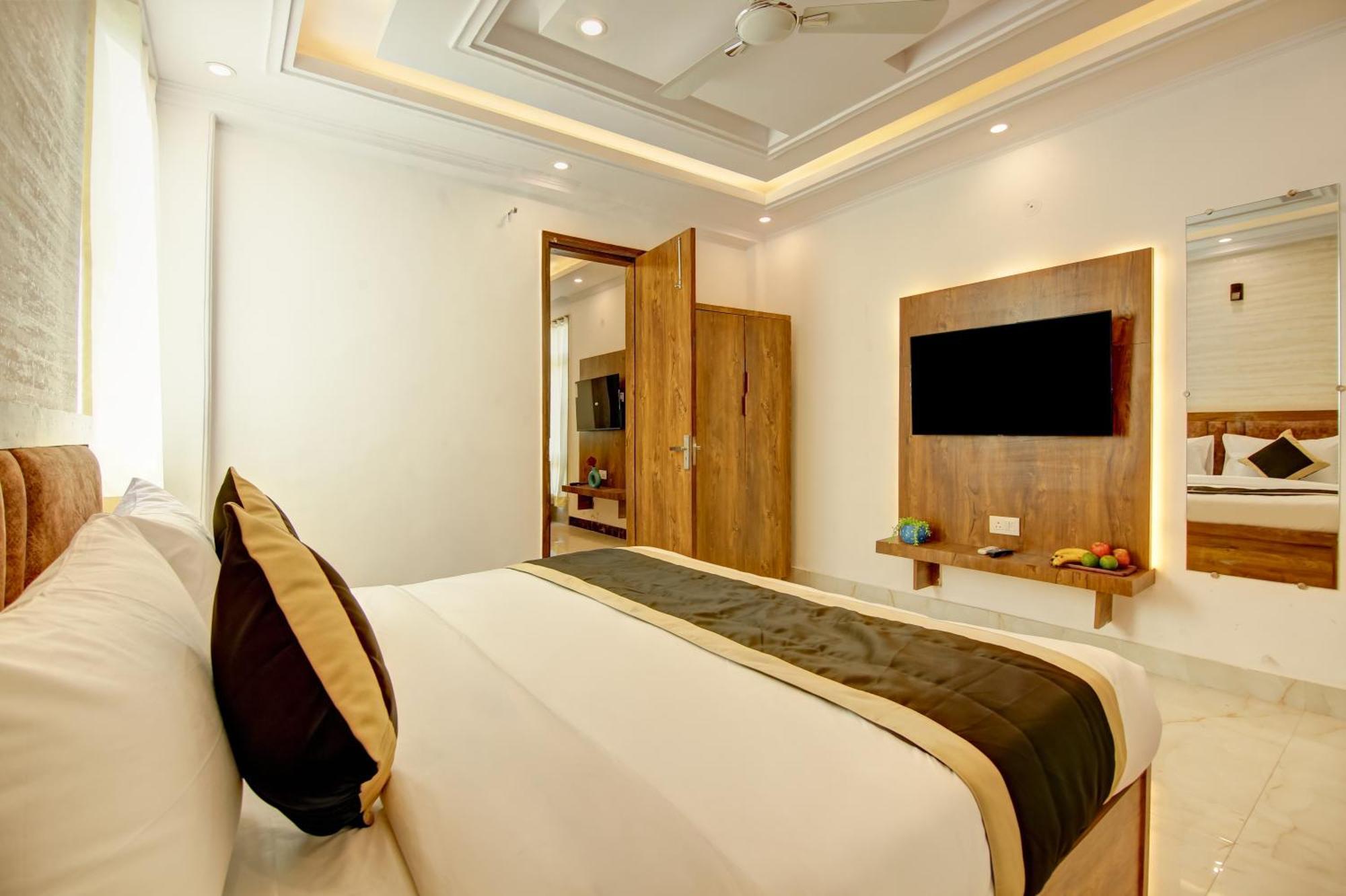 Hotel The Emporio Grand Near Vaishali Metro Station Ghaziabad Esterno foto