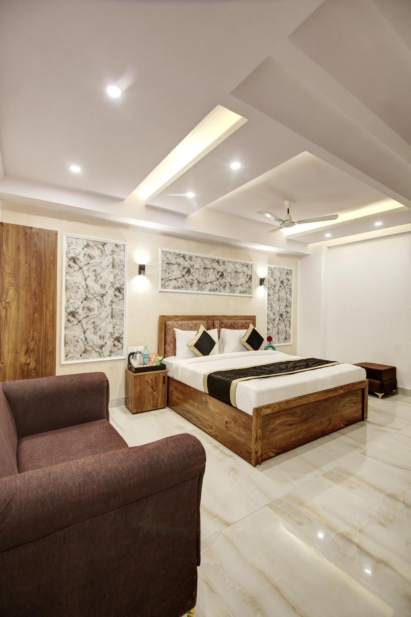 Hotel The Emporio Grand Near Vaishali Metro Station Ghaziabad Esterno foto