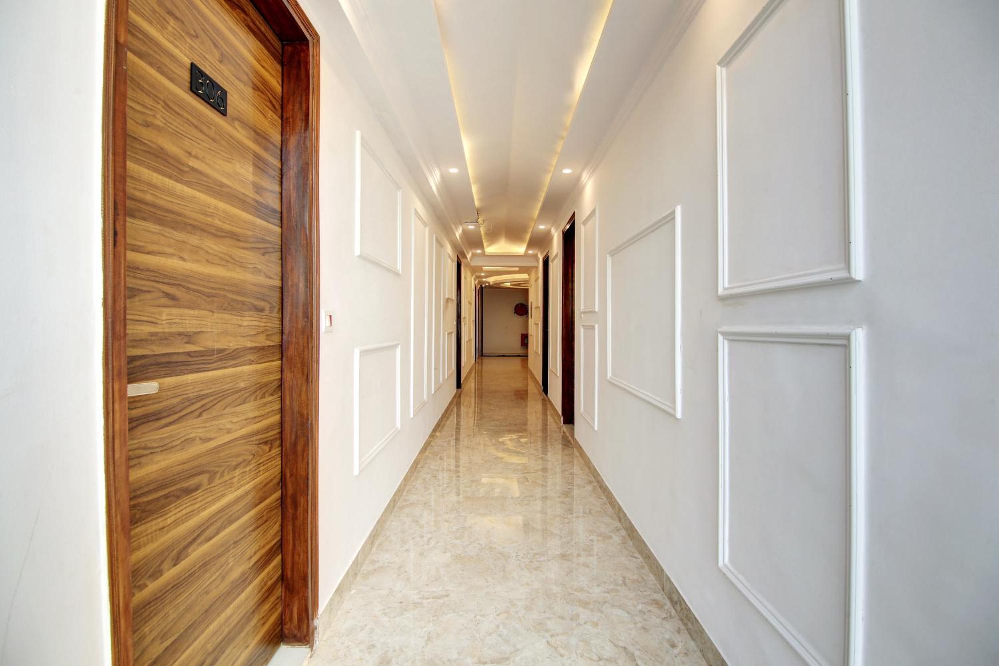 Hotel The Emporio Grand Near Vaishali Metro Station Ghaziabad Esterno foto