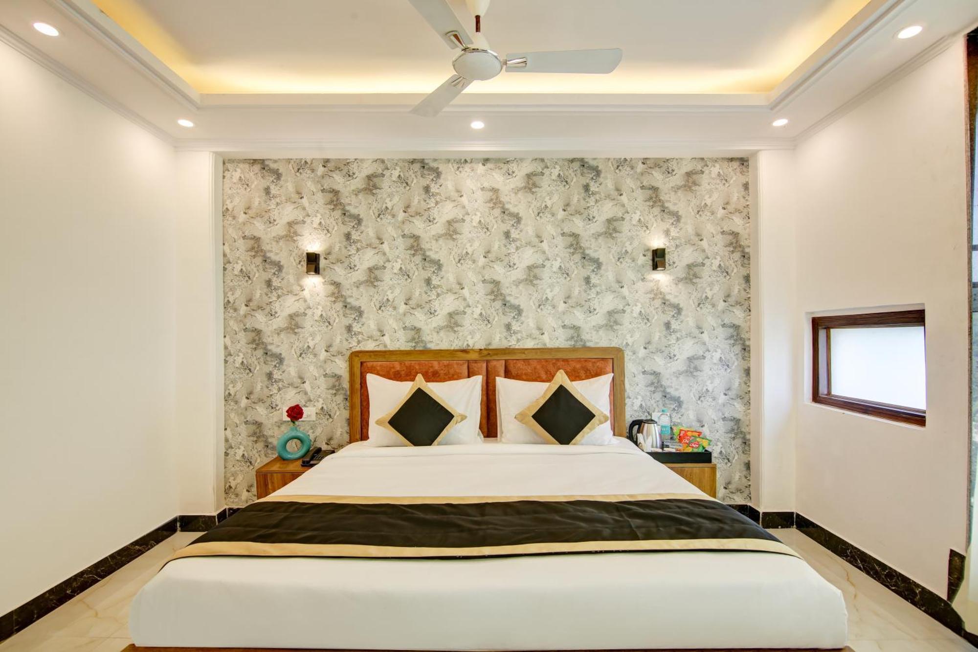 Hotel The Emporio Grand Near Vaishali Metro Station Ghaziabad Esterno foto