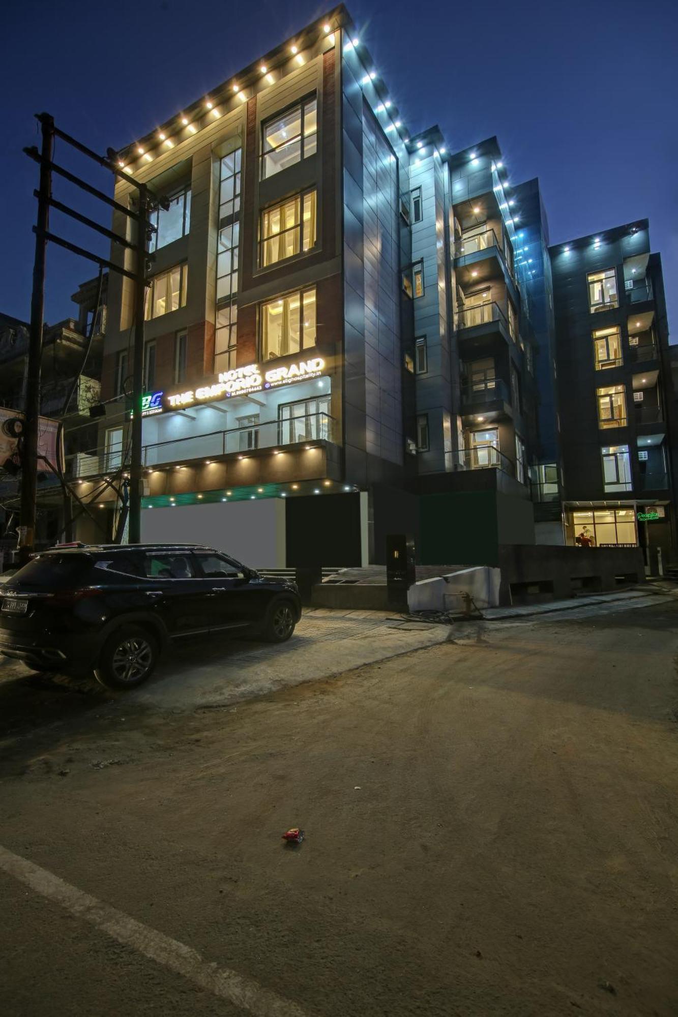 Hotel The Emporio Grand Near Vaishali Metro Station Ghaziabad Esterno foto