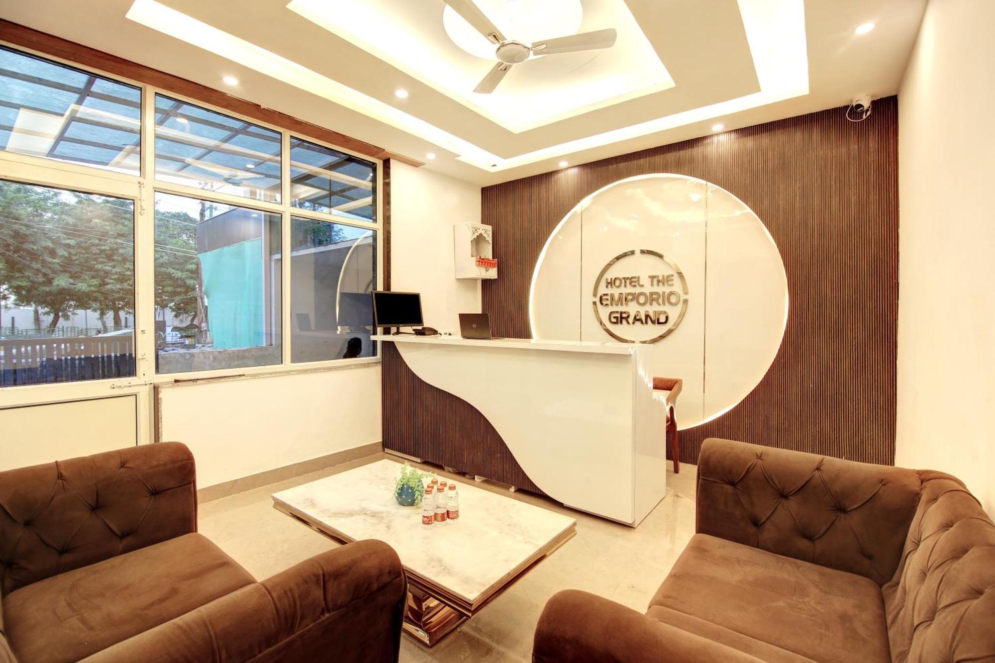 Hotel The Emporio Grand Near Vaishali Metro Station Ghaziabad Esterno foto